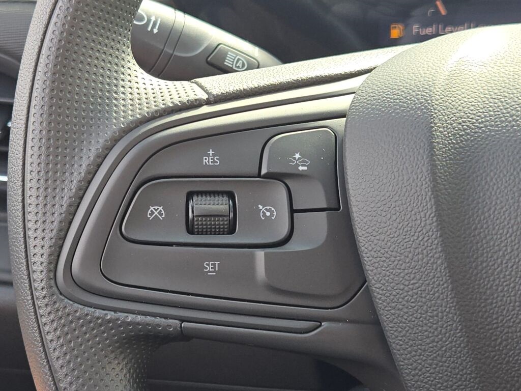 Vehicle image 29 of 32