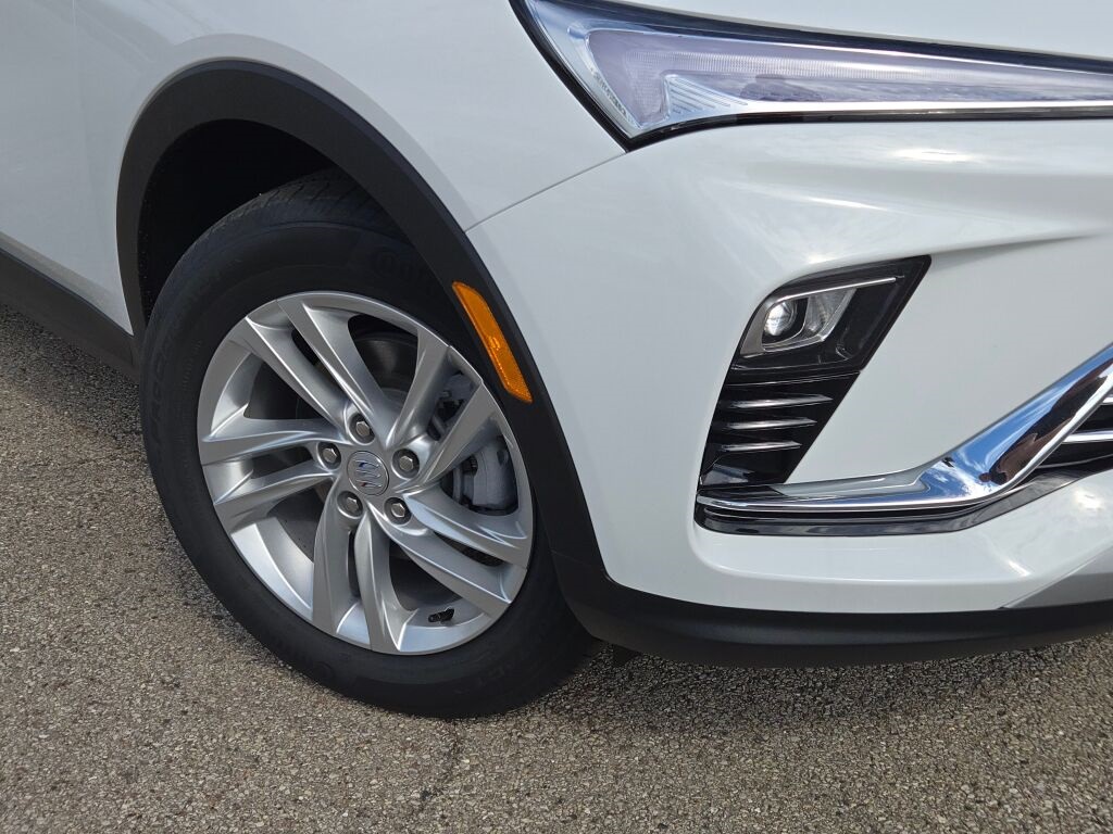 Vehicle image 8 of 32