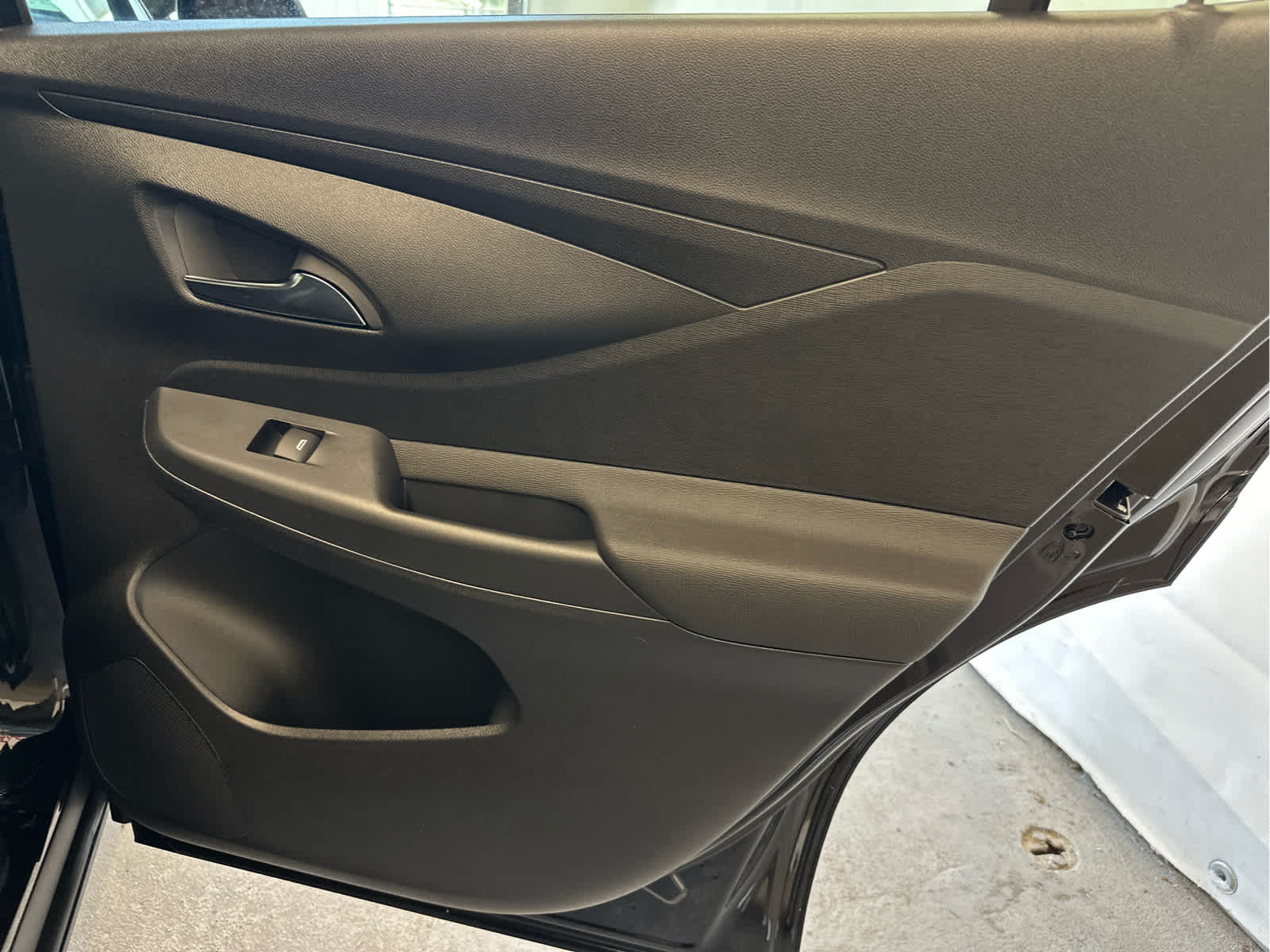 Vehicle image 33 of 46
