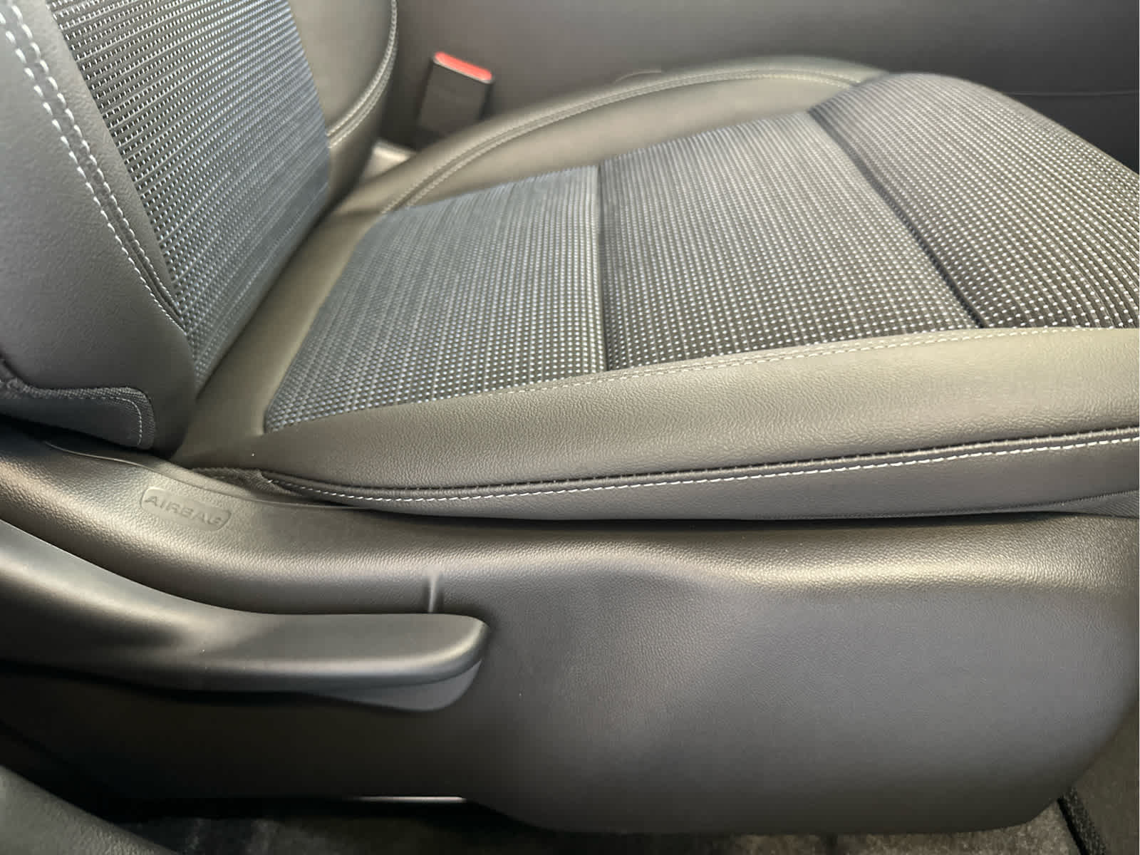 Vehicle image 43 of 46