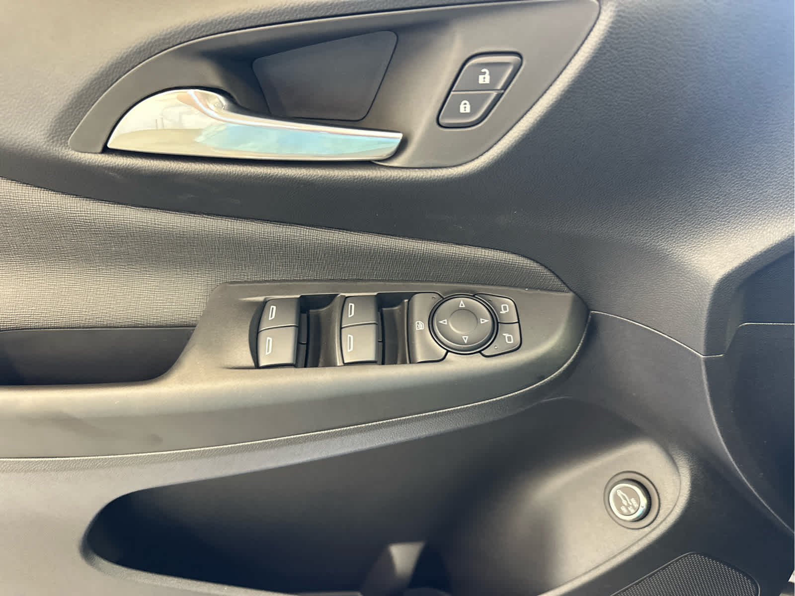 Vehicle image 34 of 46