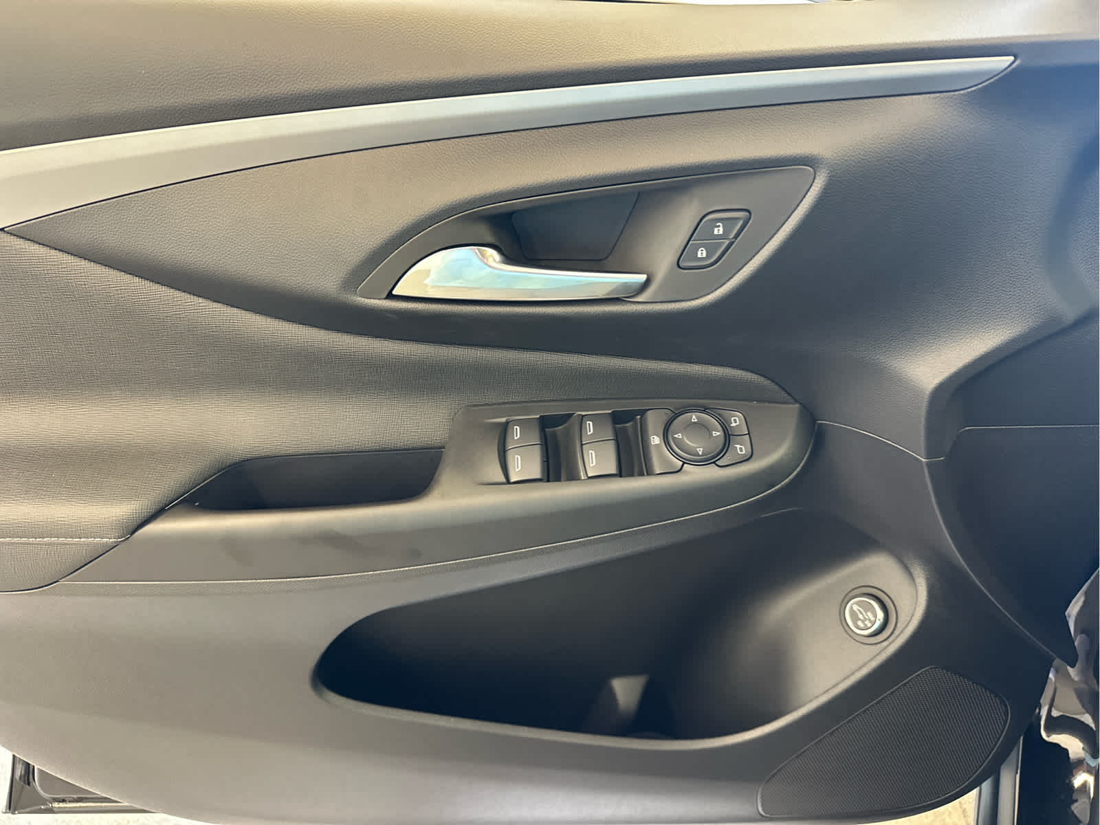 Vehicle image 30 of 46