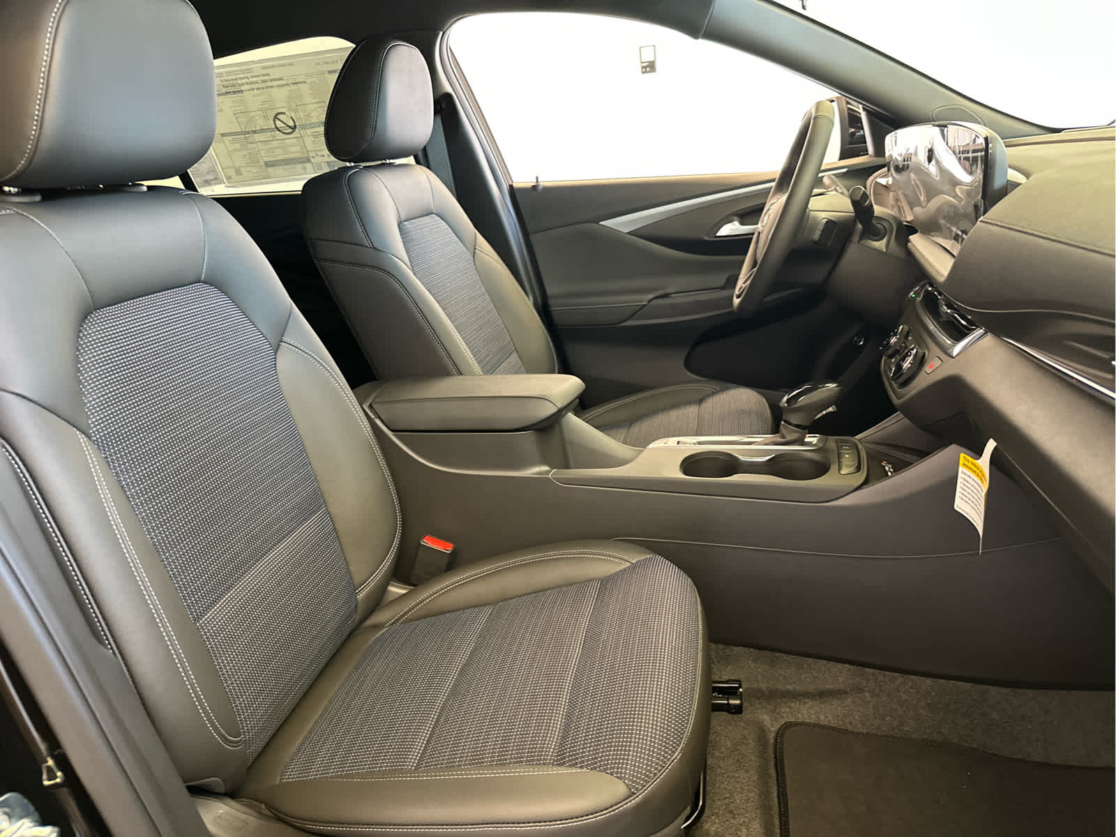 Vehicle image 18 of 46