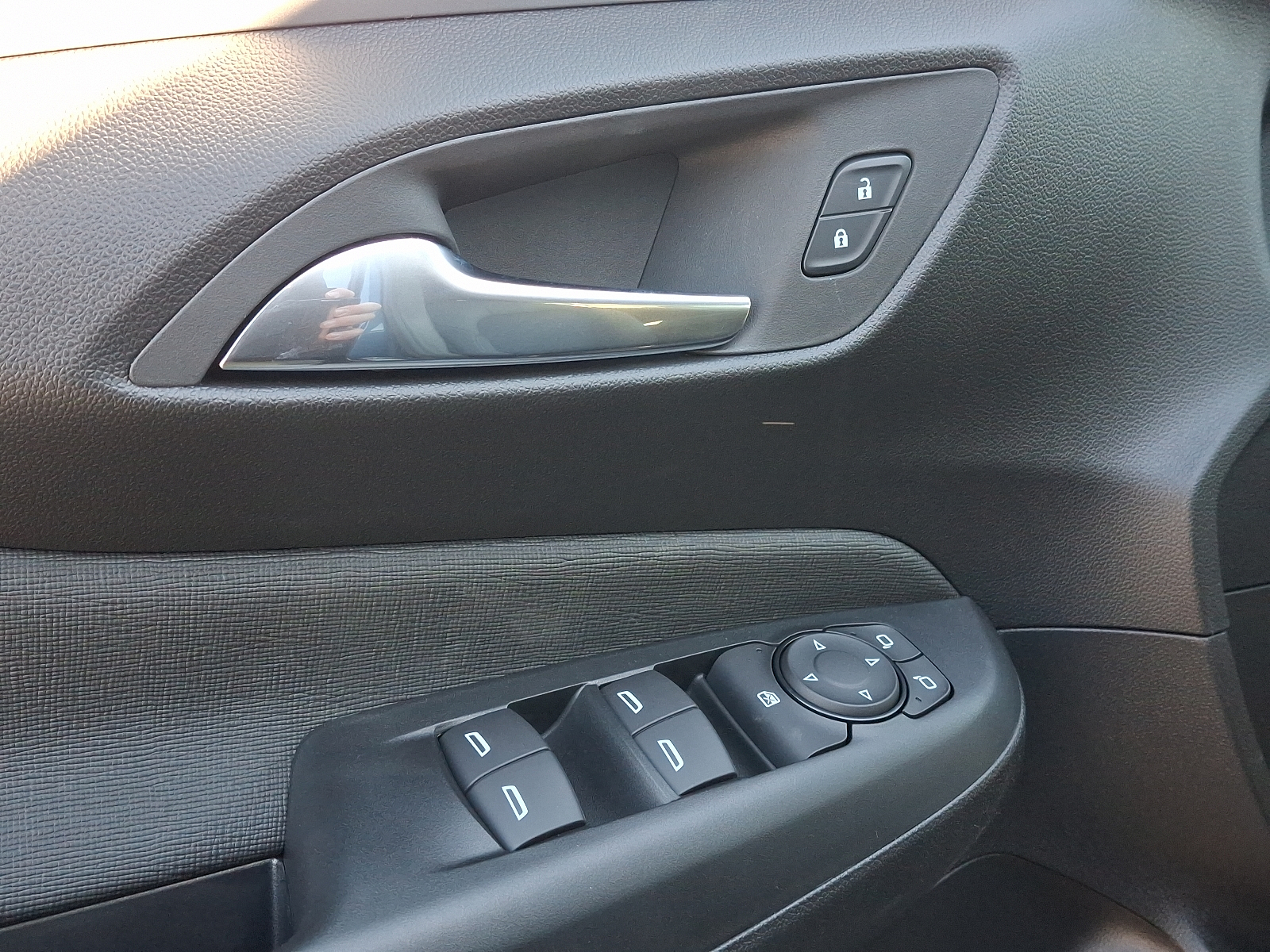 Vehicle image 11 of 21