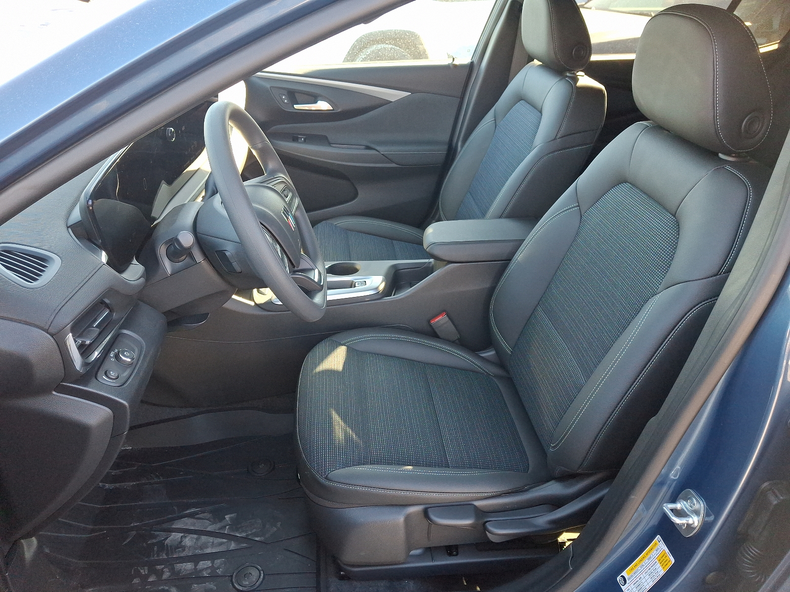 Vehicle image 12 of 21