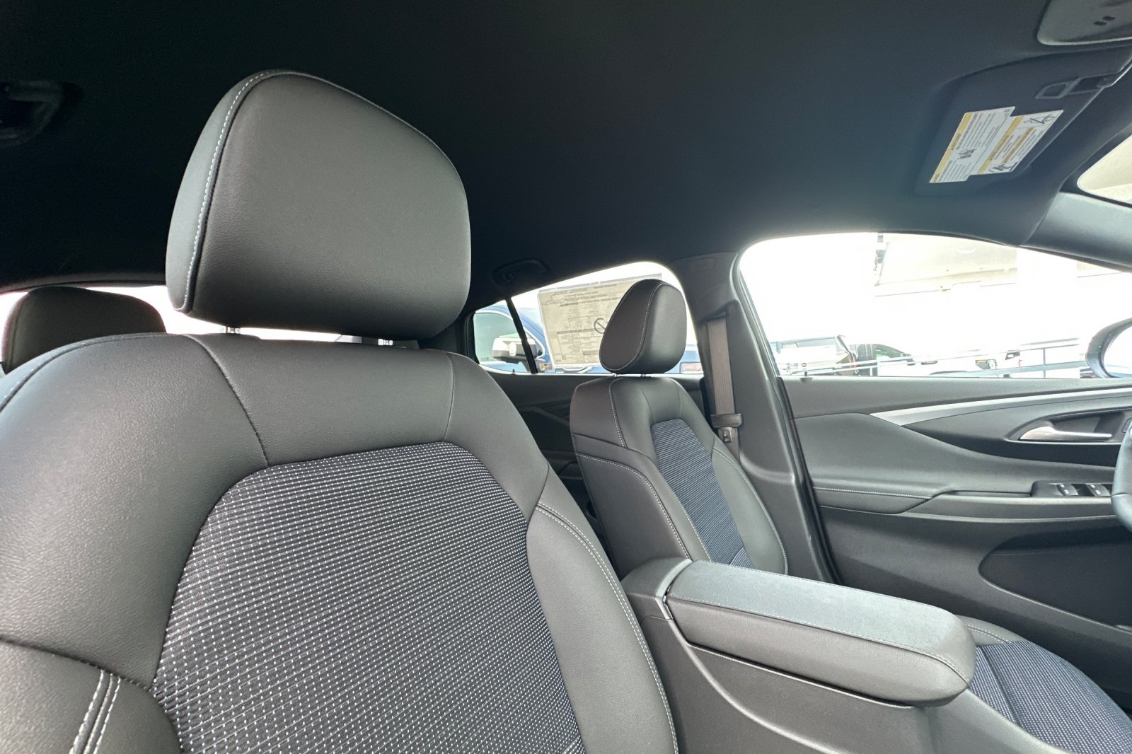 Vehicle image 9 of 32