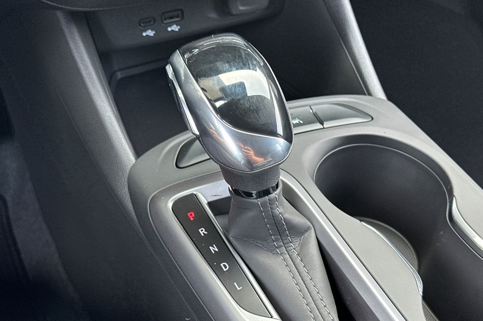 Vehicle image 17 of 32