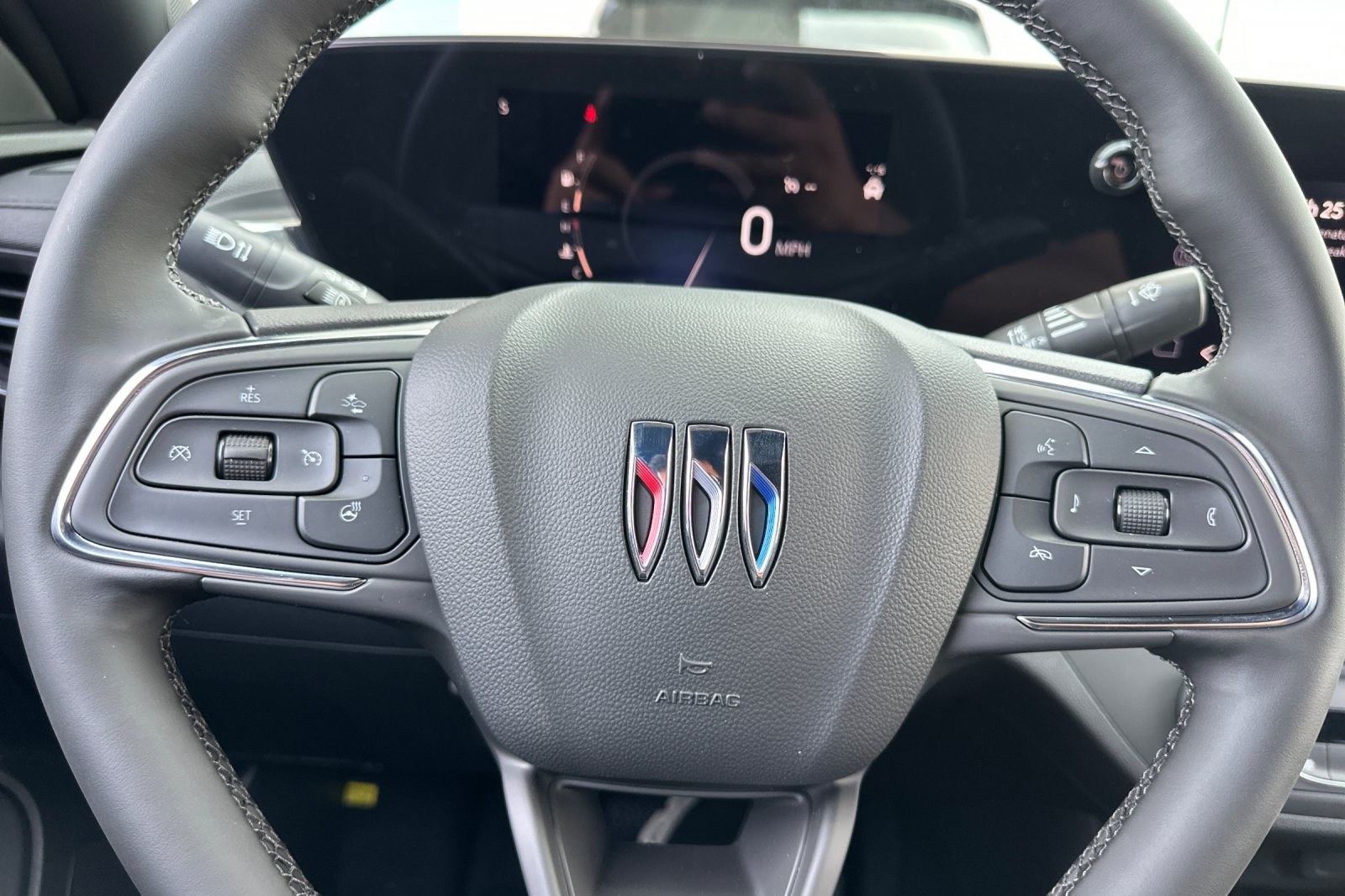 Vehicle image 13 of 32
