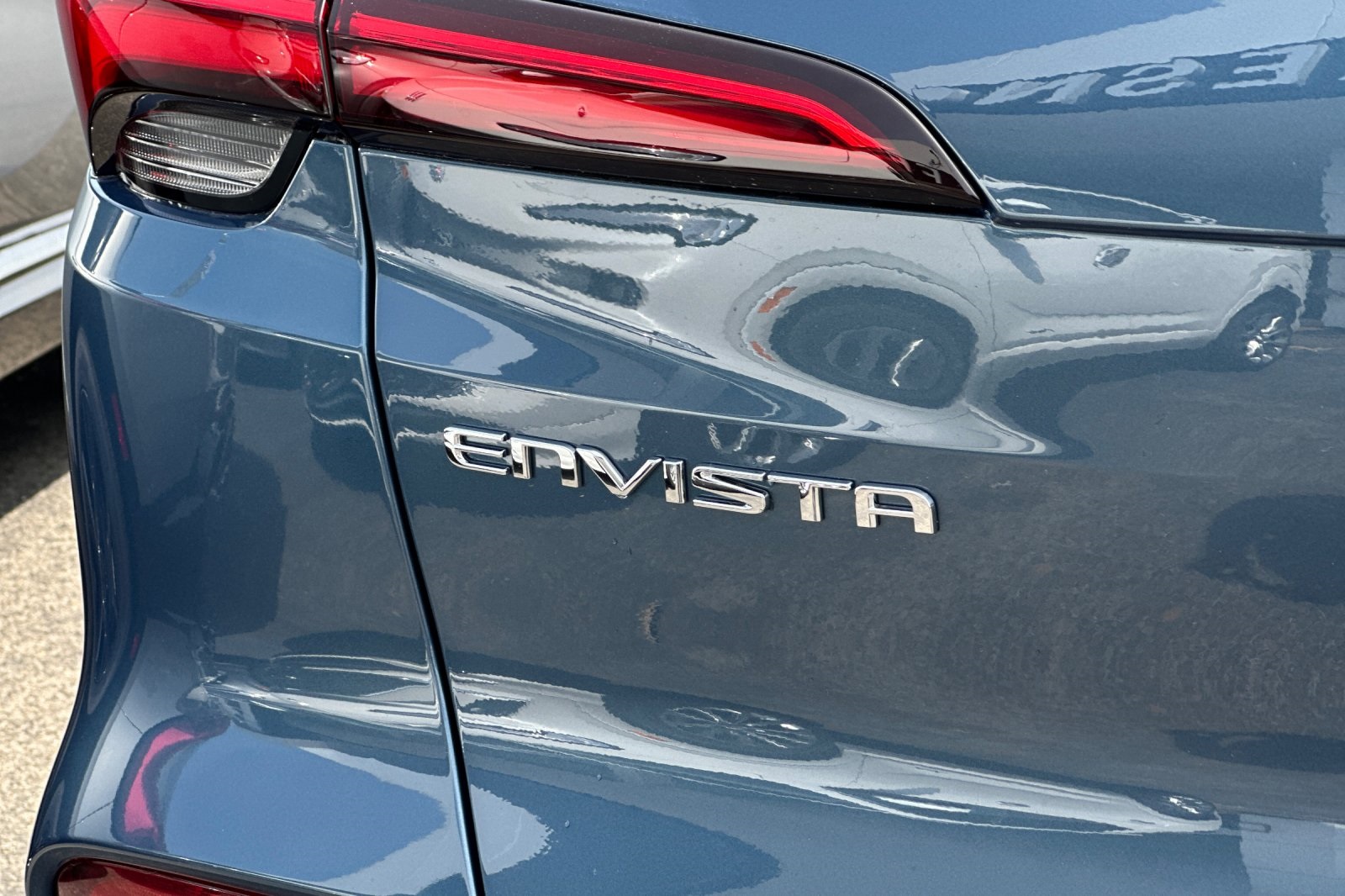 Vehicle image 23 of 32