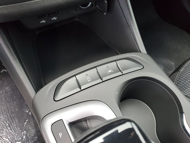 Vehicle image 13 of 17