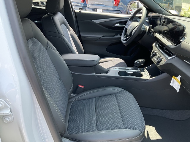 Vehicle image 10 of 23
