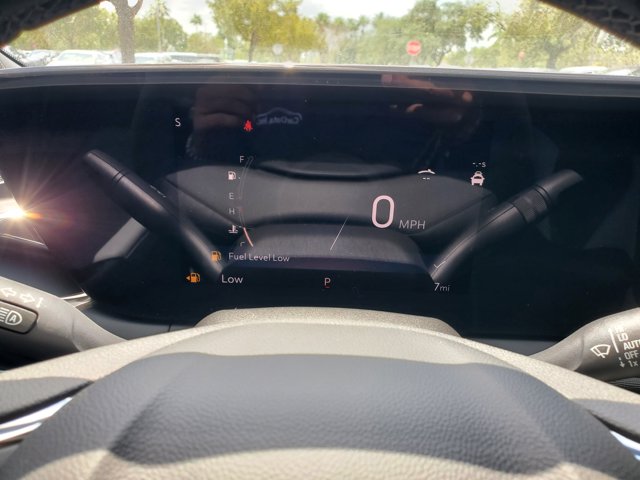 Vehicle image 11 of 15