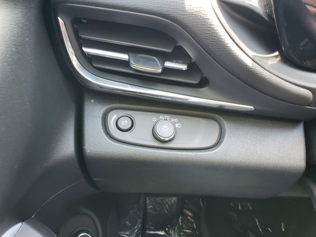 Vehicle image 9 of 15