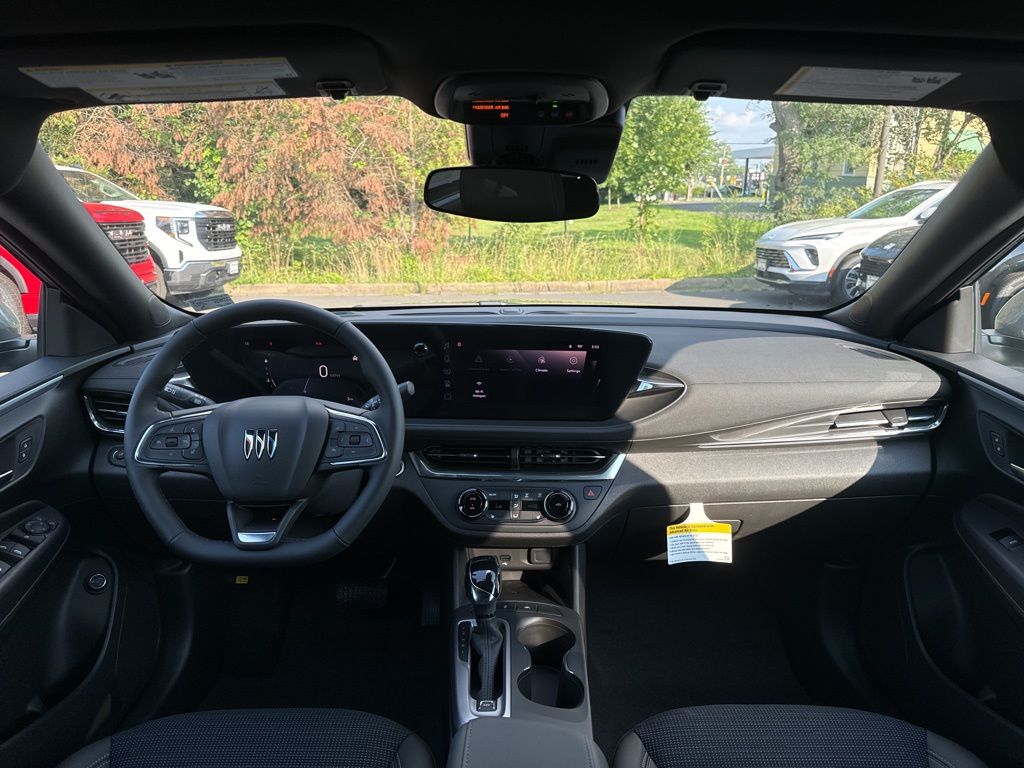 2025 Buick Envista Preferred Image 16 of 48