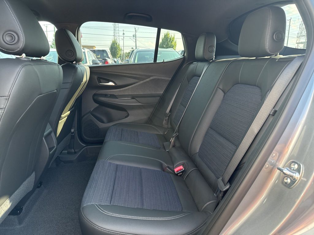 2025 Buick Envista Preferred Image 14 of 48