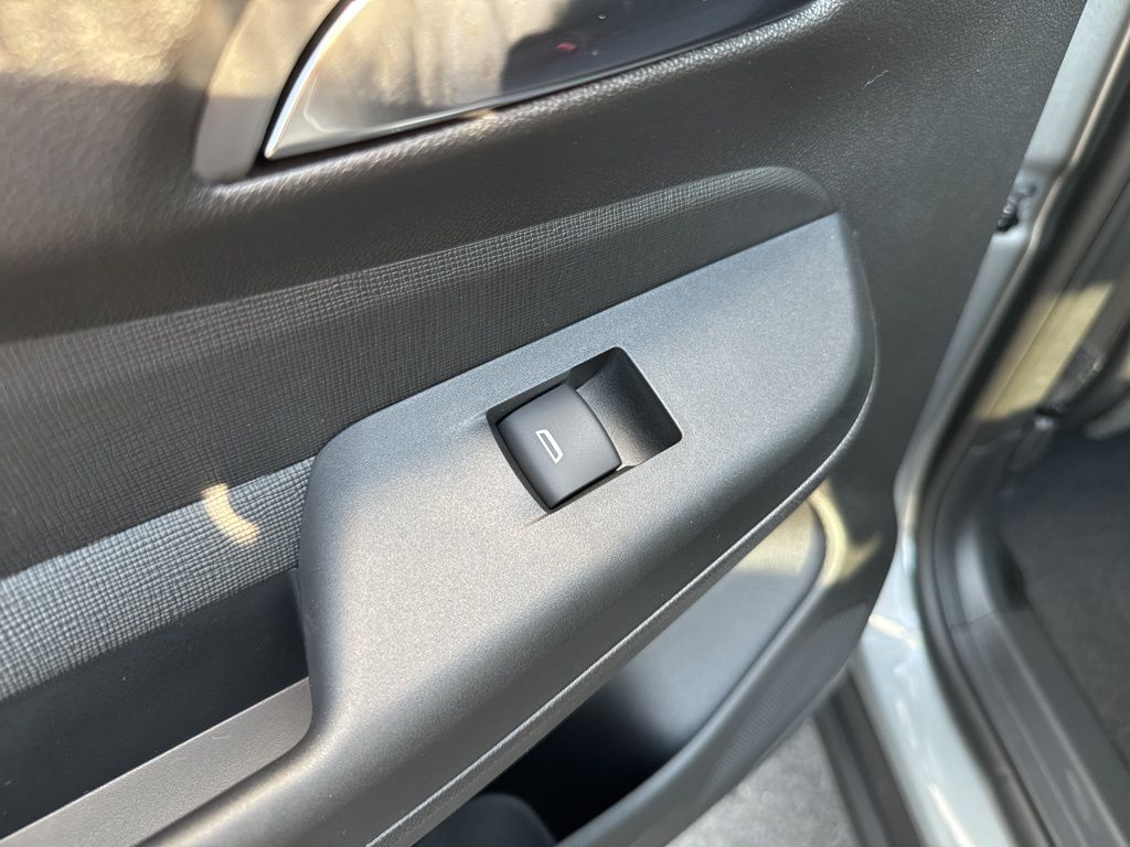 2025 Buick Envista Preferred Image 34 of 48