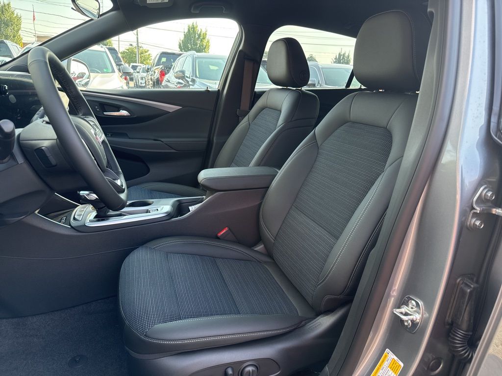 2025 Buick Envista Preferred Image 11 of 48