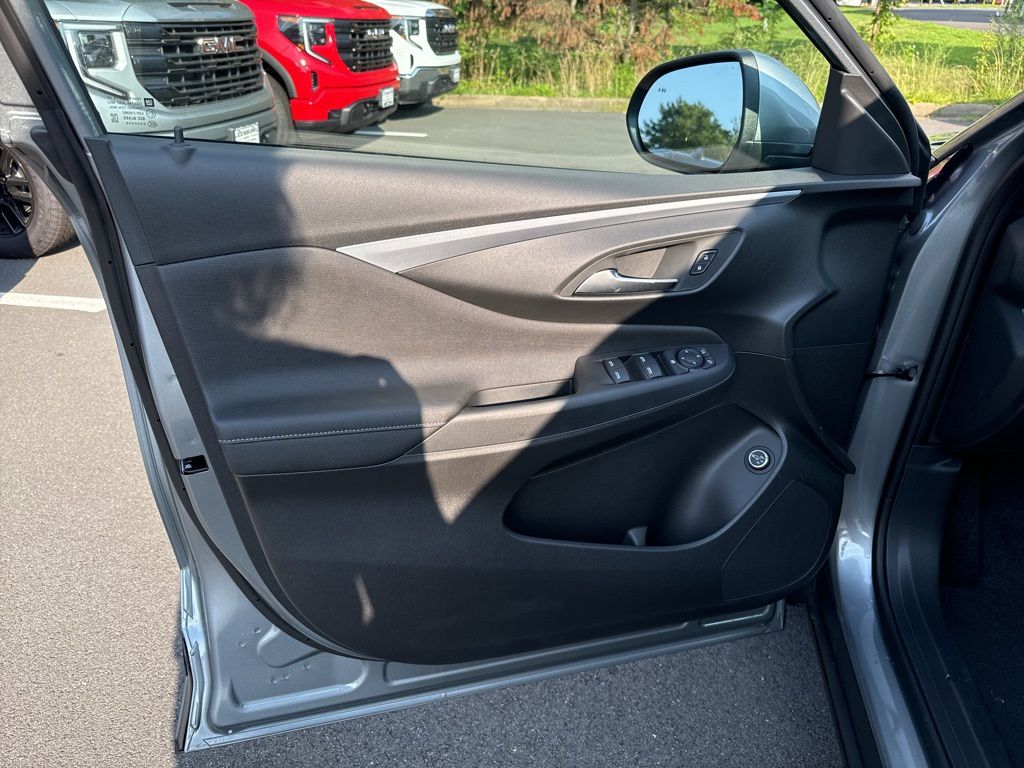 2025 Buick Envista Preferred Image 36 of 48