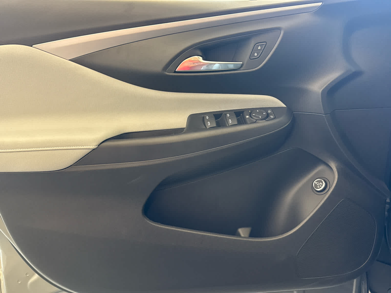 Vehicle image 24 of 44