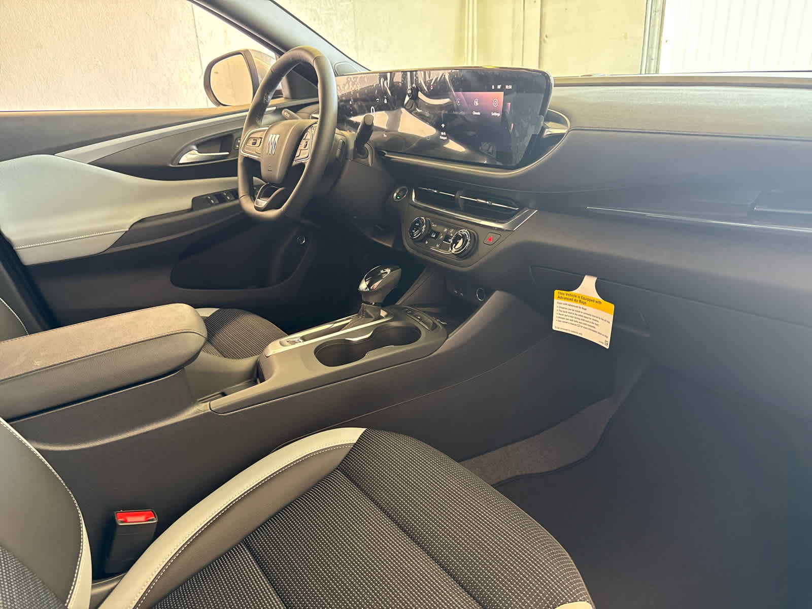 Vehicle image 16 of 44