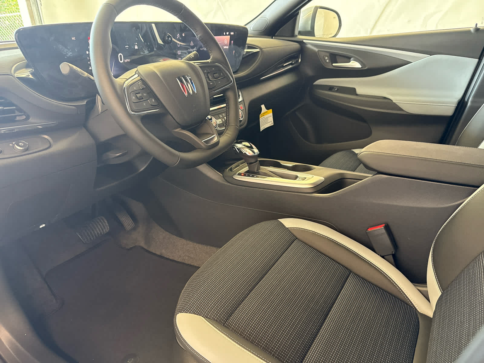 Vehicle image 41 of 44
