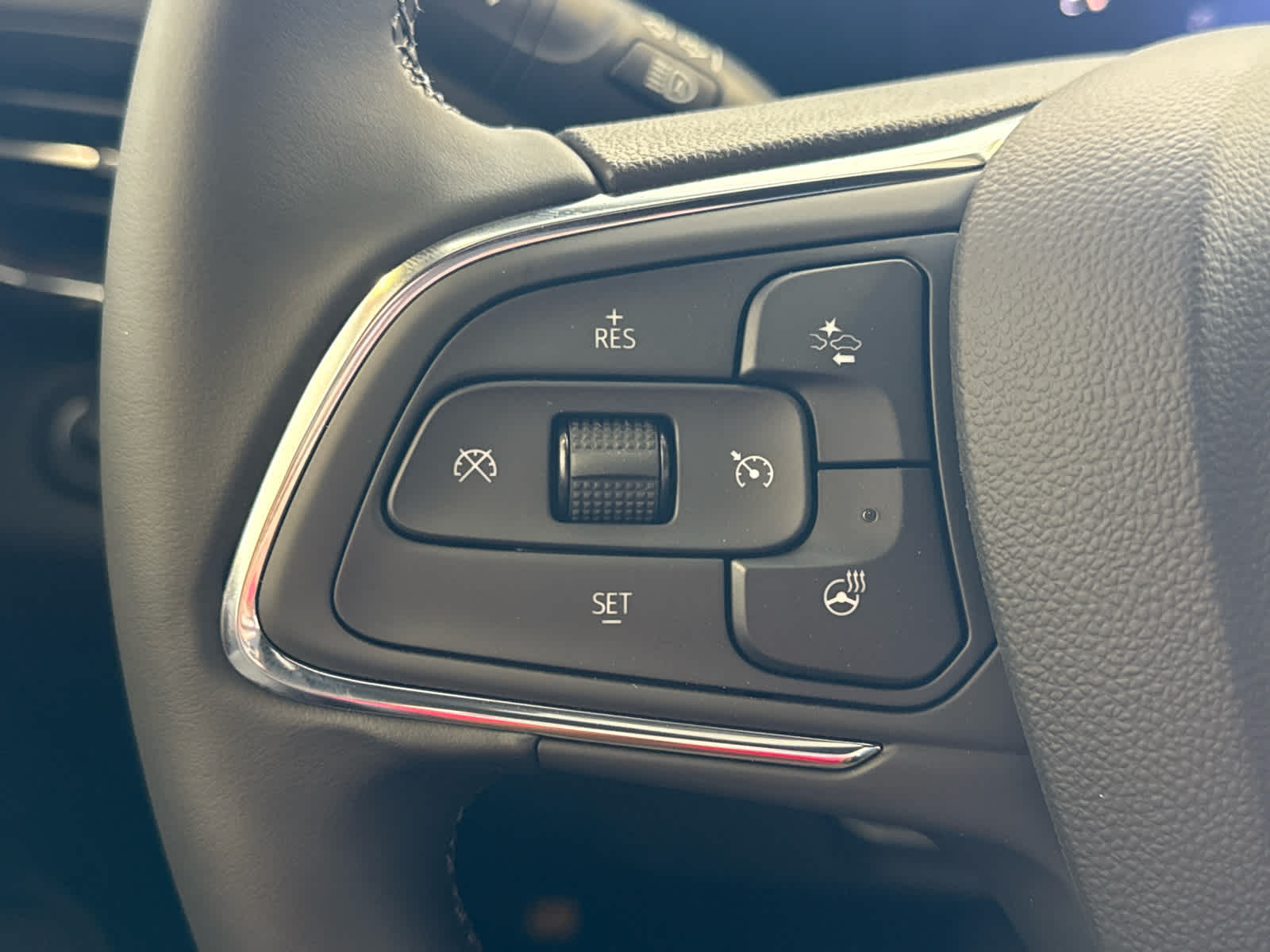 Vehicle image 31 of 44