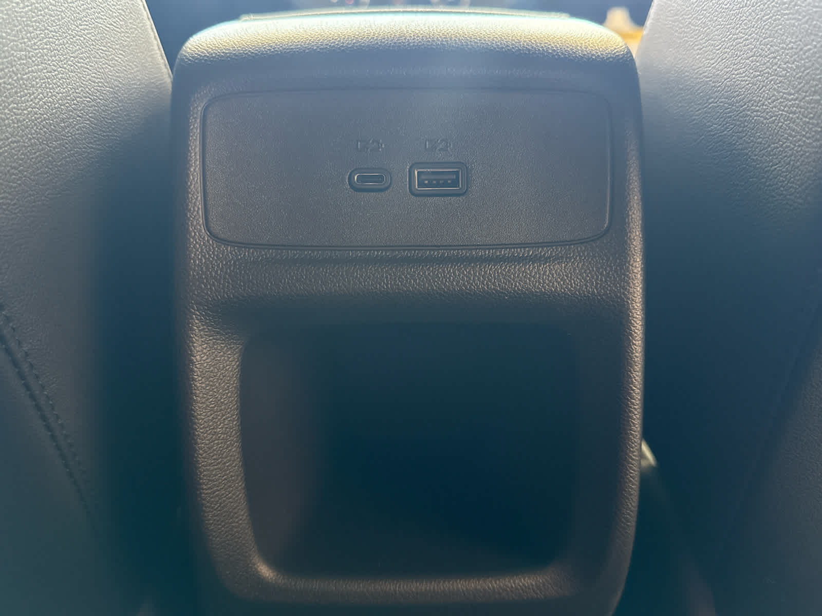 Vehicle image 32 of 44