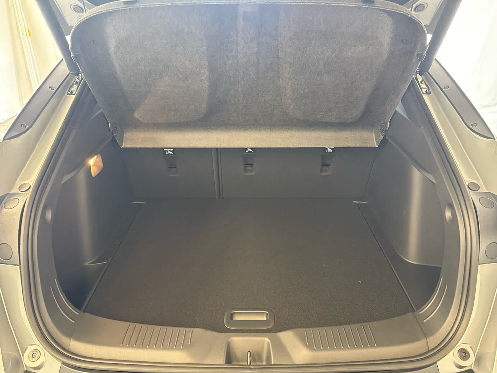 Vehicle image 7 of 44