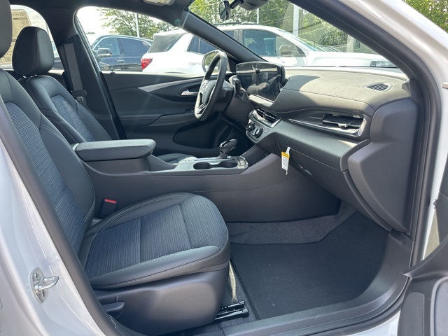 Vehicle image 9 of 26