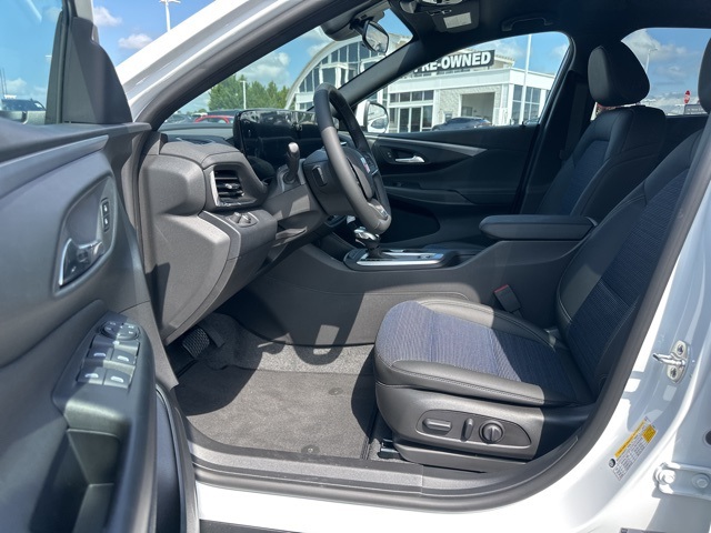 Vehicle image 12 of 26