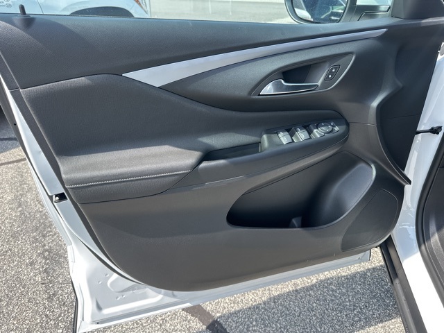 Vehicle image 17 of 26