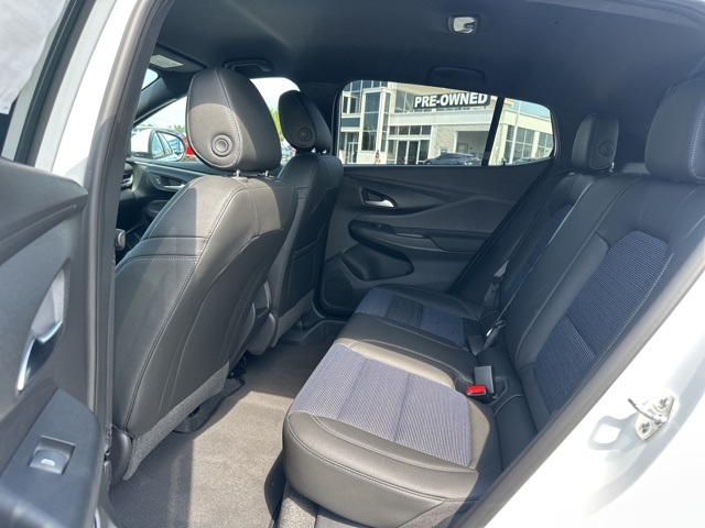Vehicle image 11 of 26