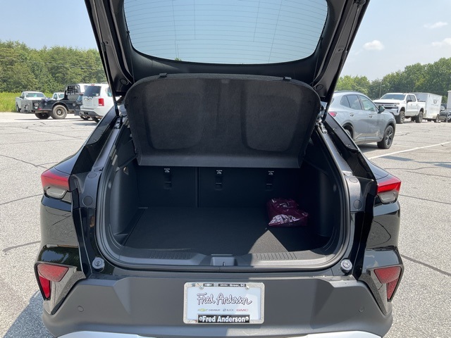 Vehicle image 8 of 23