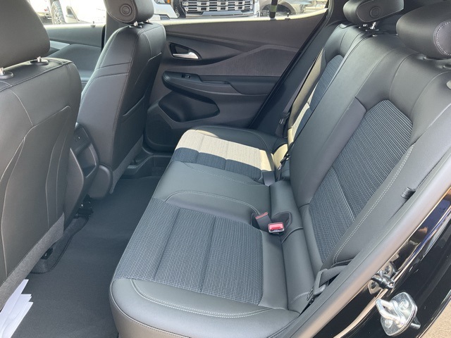Vehicle image 10 of 23