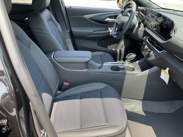 Vehicle image 13 of 23