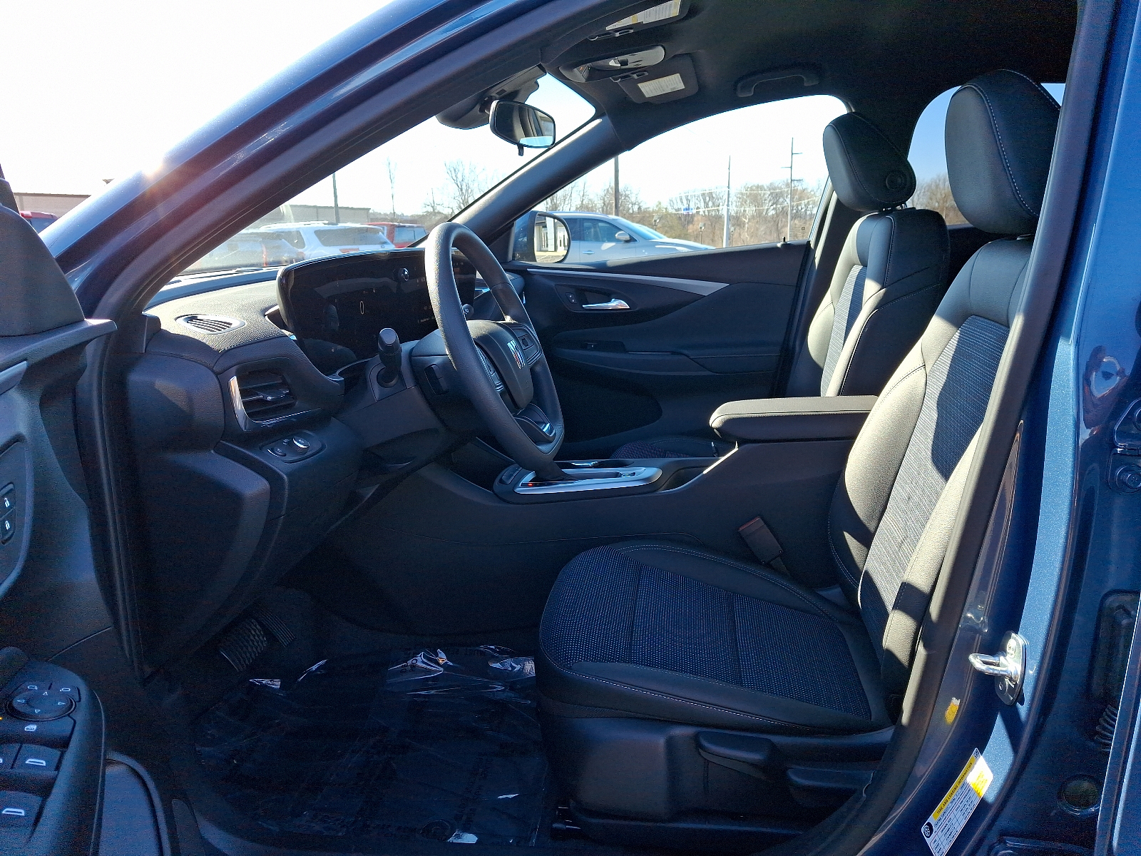 Vehicle image 13 of 23