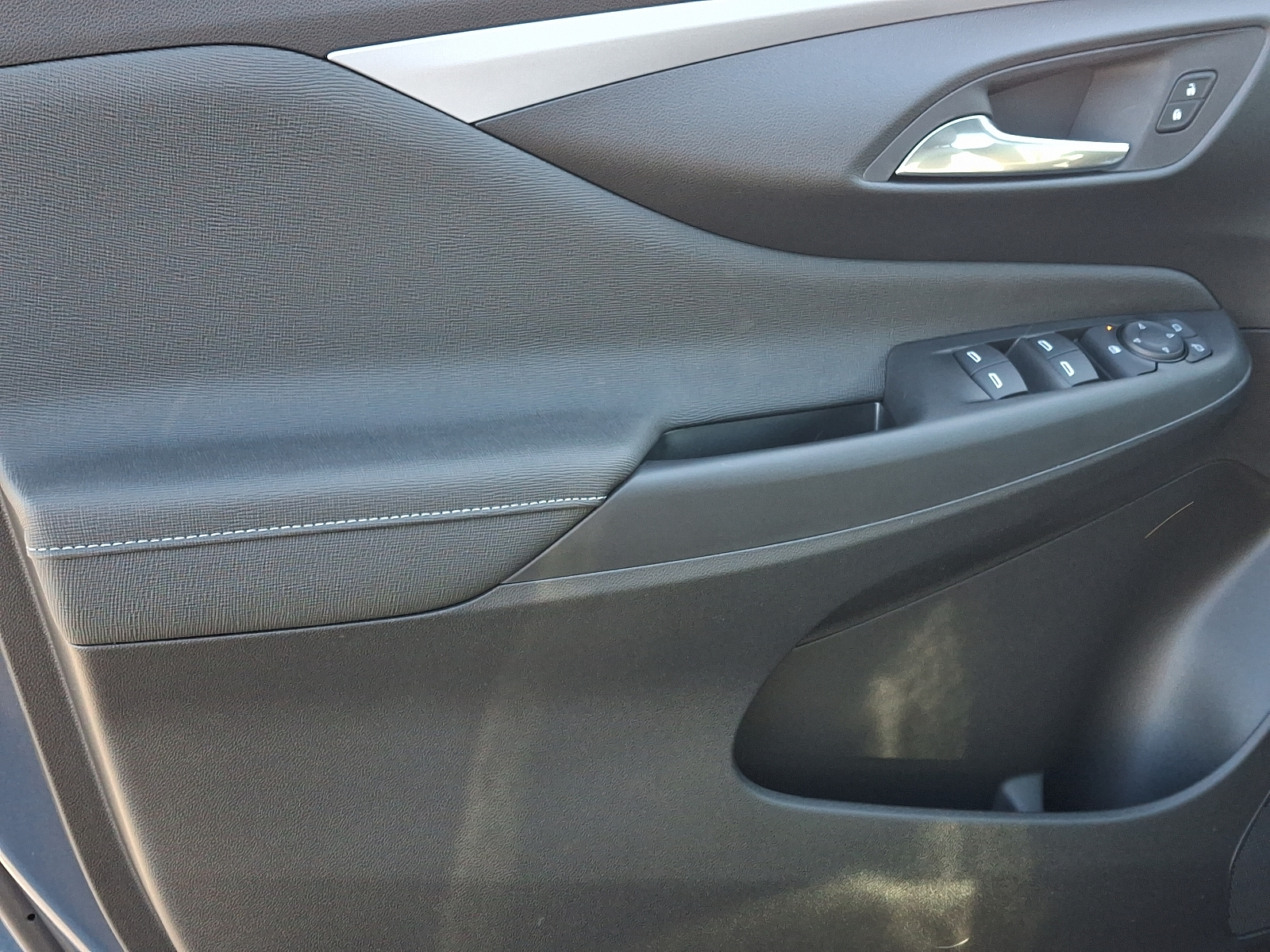 Vehicle image 12 of 23
