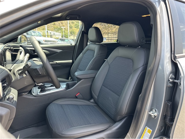 Vehicle image 11 of 34