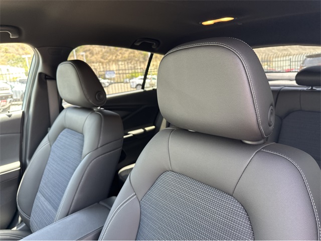 Vehicle image 9 of 34