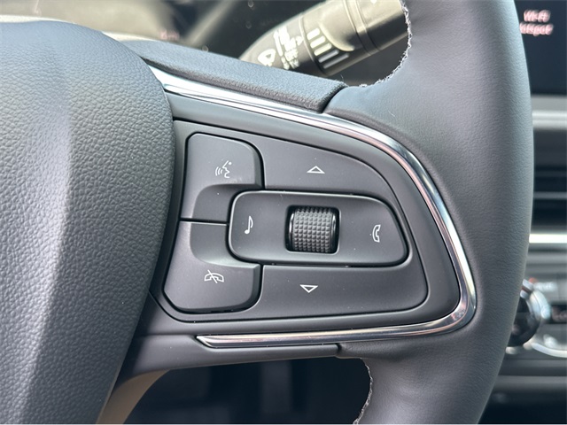 Vehicle image 32 of 34