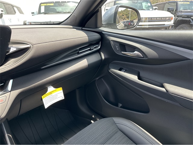Vehicle image 16 of 34