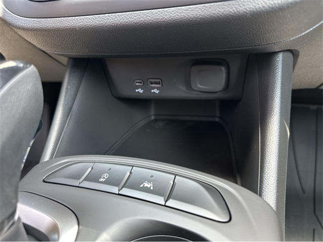 Vehicle image 29 of 34