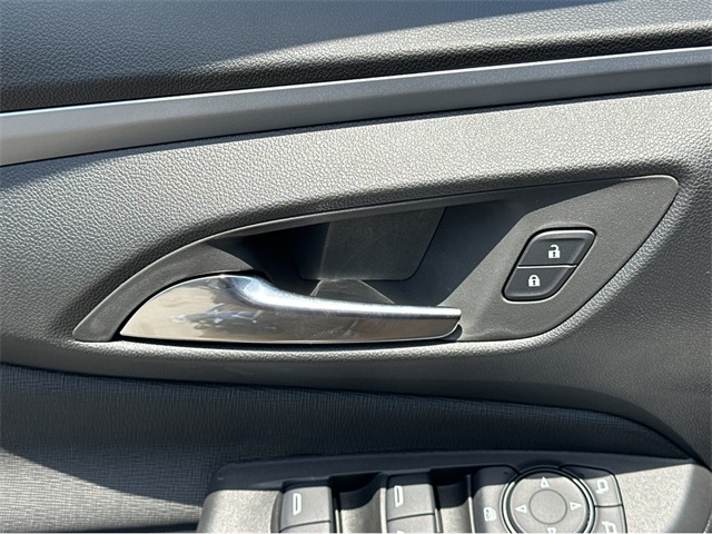 Vehicle image 23 of 34
