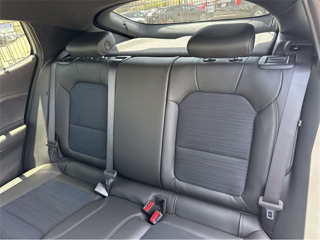 Vehicle image 10 of 34