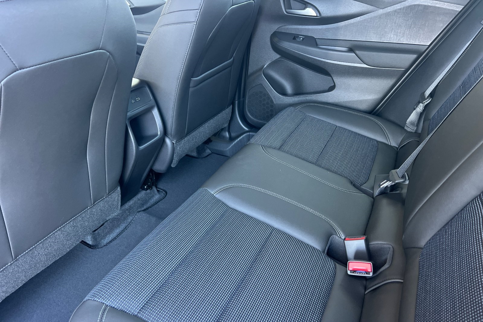 Vehicle image 9 of 32