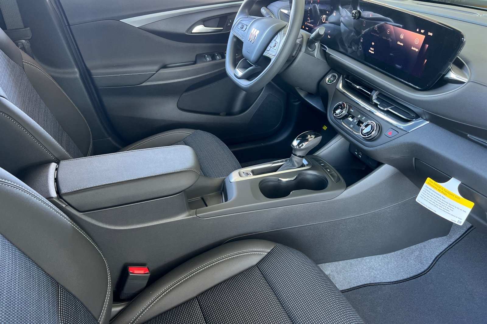 Vehicle image 24 of 32