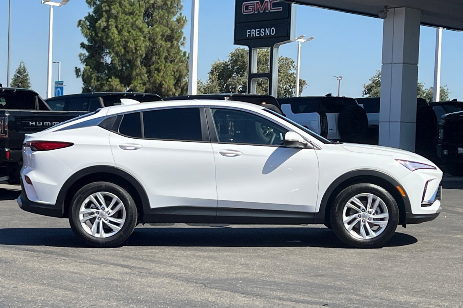 Vehicle image 4 of 32