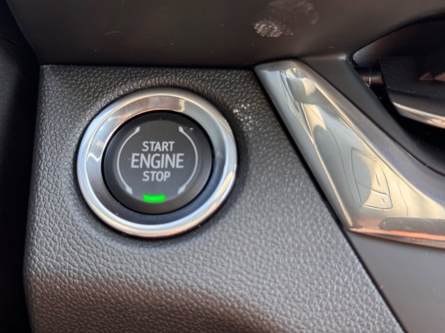 Vehicle image 17 of 29