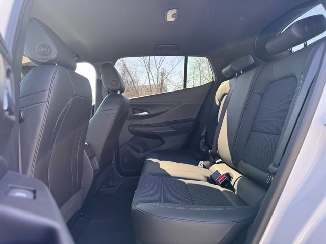 Vehicle image 27 of 29