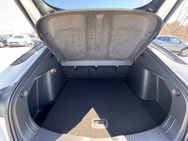 Vehicle image 28 of 29